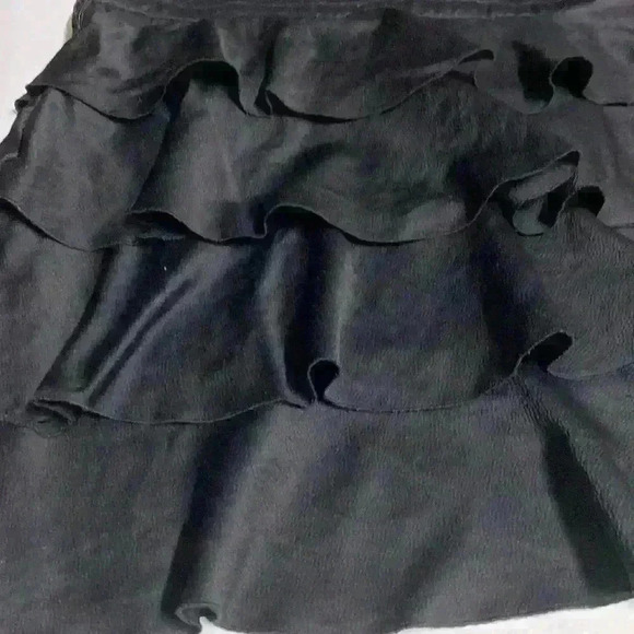 H&M ruffle short skirt size 6 - Picture 3 of 6